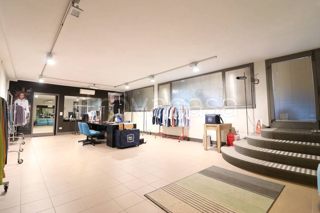 quadrivano in vendita a Firenze in zona Cintoia