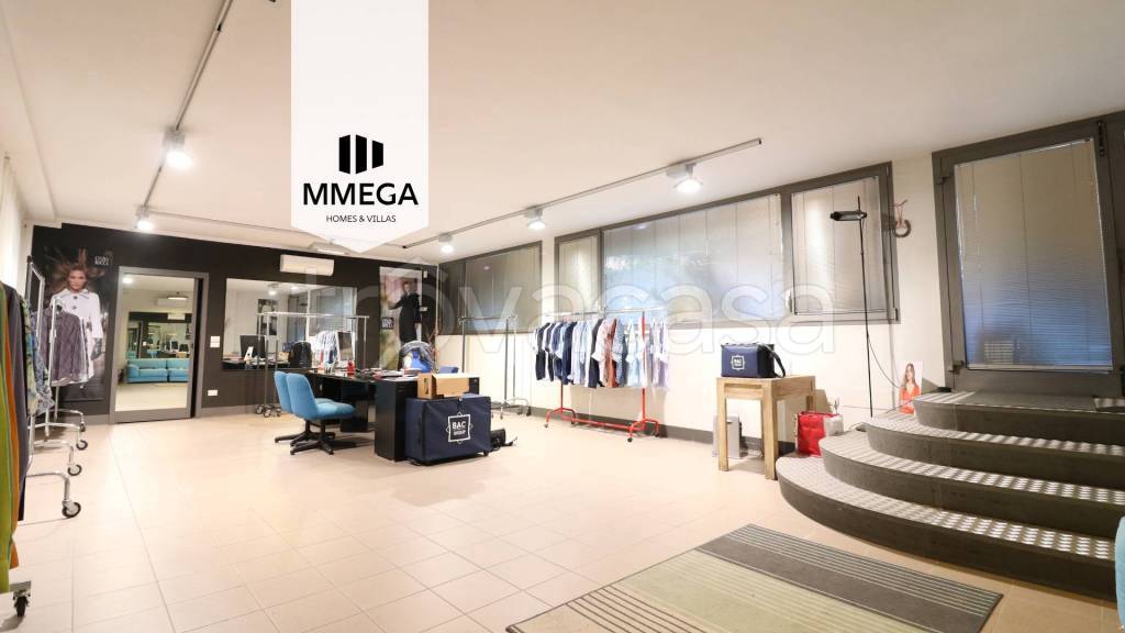 negozio in vendita a Firenze in zona Cintoia