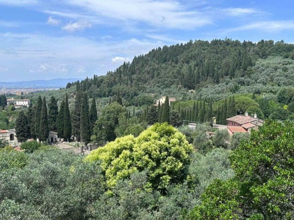 appartamento in vendita a Firenze in zona Settignano