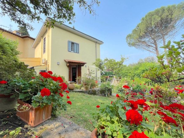 casa indipendente in vendita a Firenze in zona Porta Romana