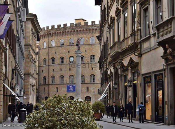 appartamento in vendita a Firenze in zona Centro Santa Maria Novella