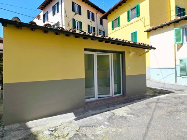 negozio in vendita a Firenze in zona Campo di Marte