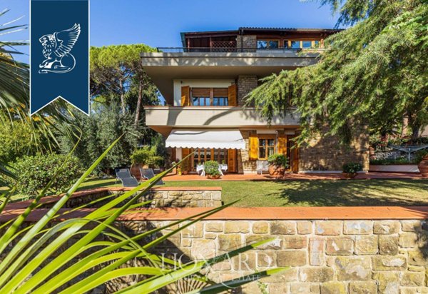 casa indipendente in vendita a Firenze in zona Settignano