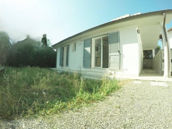 casa indipendente in vendita a Firenze in zona Isolotto