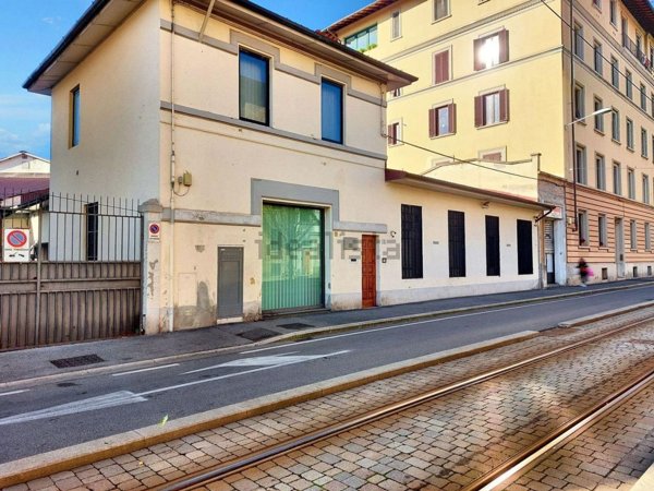 locale di sgombero in vendita a Firenze in zona Centro Santa Croce