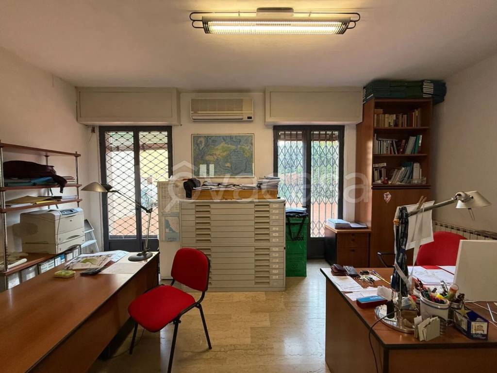 ufficio in vendita a Firenze in zona Rovezzano