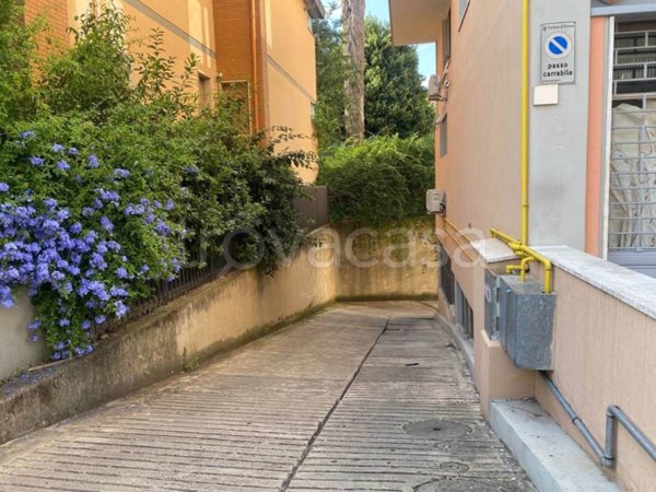 negozio in vendita a Firenze in zona Legnaia