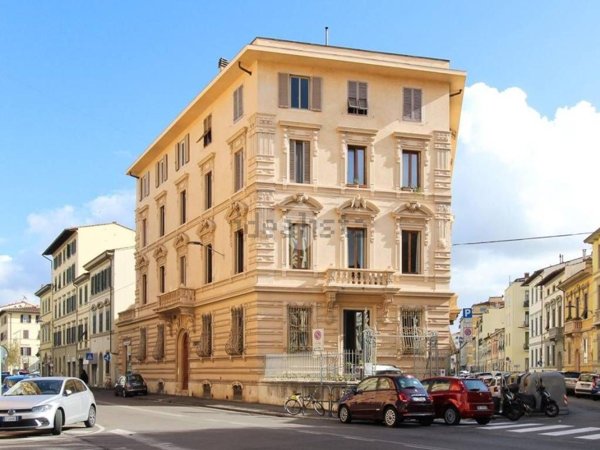 appartamento in vendita a Firenze in zona Campo di Marte