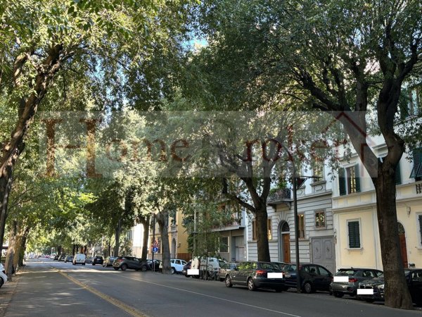 appartamento in vendita a Firenze in zona Campo di Marte