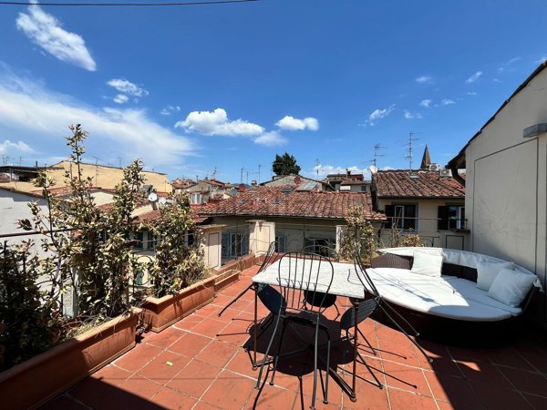 appartamento in vendita a Firenze in zona Centro Santa Maria Novella