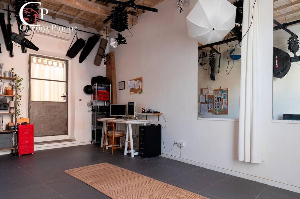 locale commerciale in vendita a Firenze in zona Gavinana