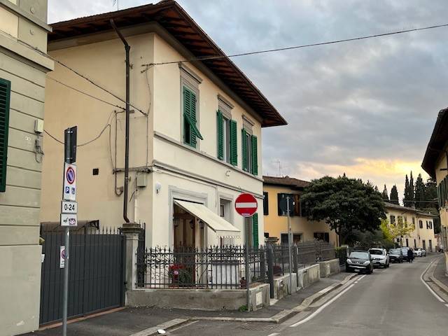 appartamento in vendita a Firenze in zona Settignano
