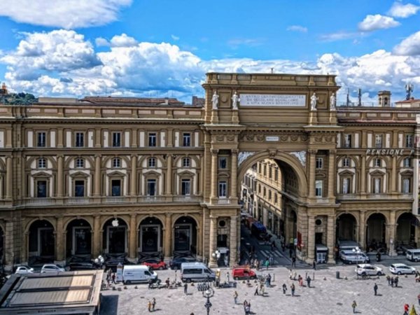 negozio in vendita a Firenze in zona Campo di Marte