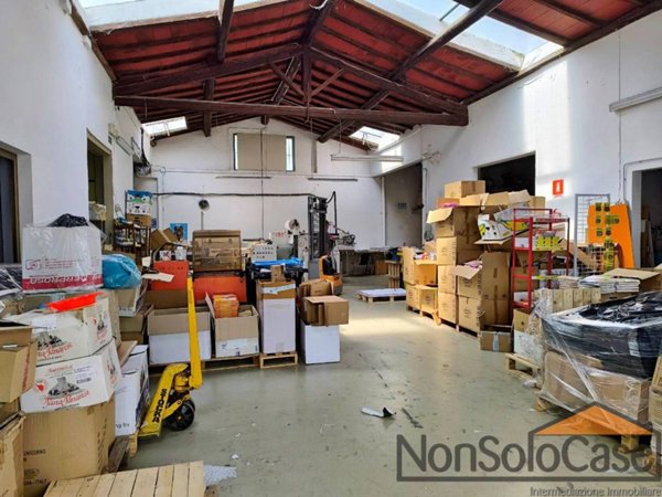 locale commerciale in vendita a Firenze in zona Firenze Nova