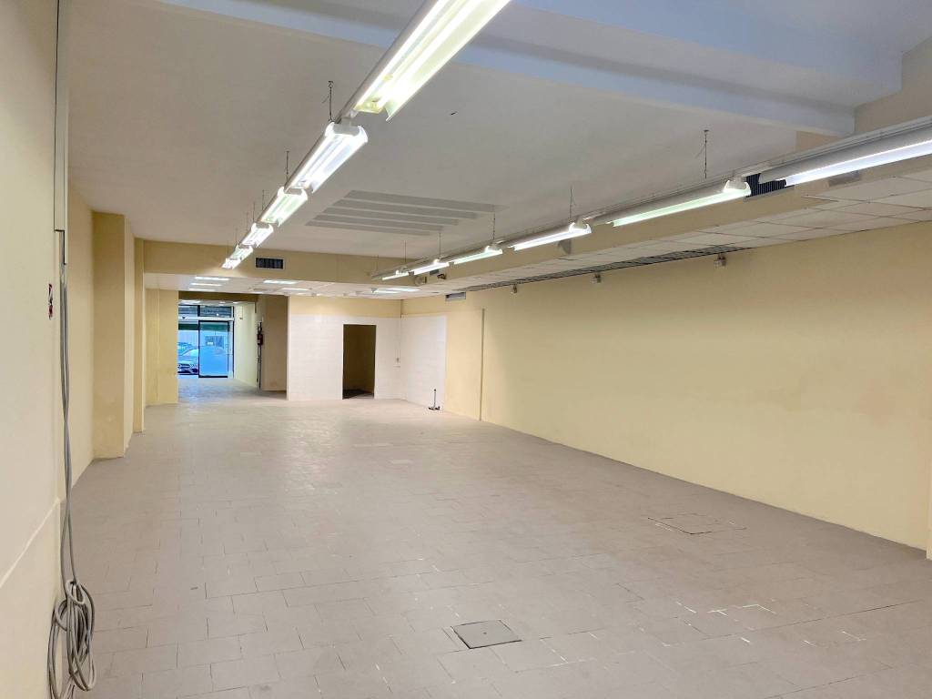 negozio in vendita a Firenze in zona Campo di Marte