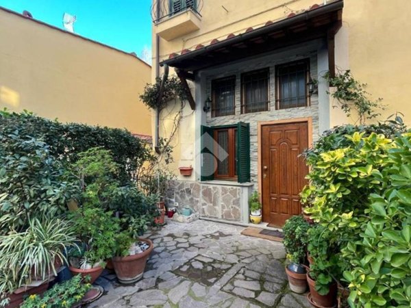 appartamento in vendita a Firenze in zona Isolotto