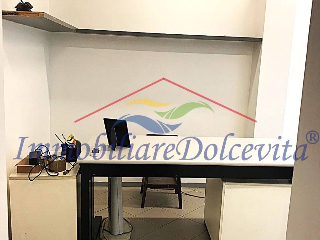 negozio in vendita a Firenze in zona Campo di Marte