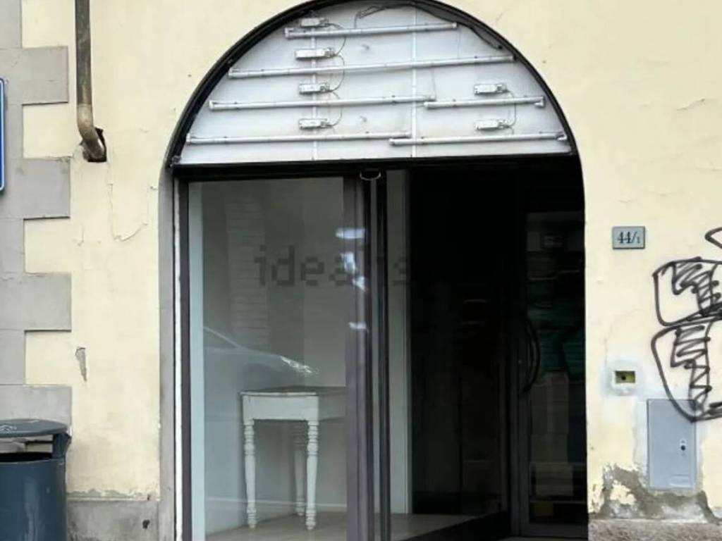 negozio in vendita a Firenze in zona Gavinana