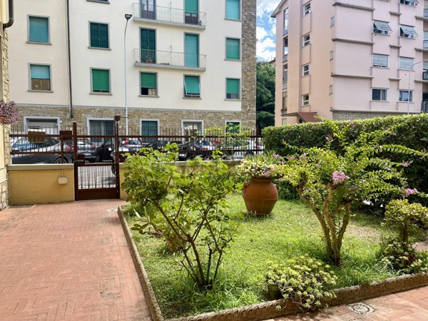 casa indipendente in vendita a Firenze in zona Coverciano