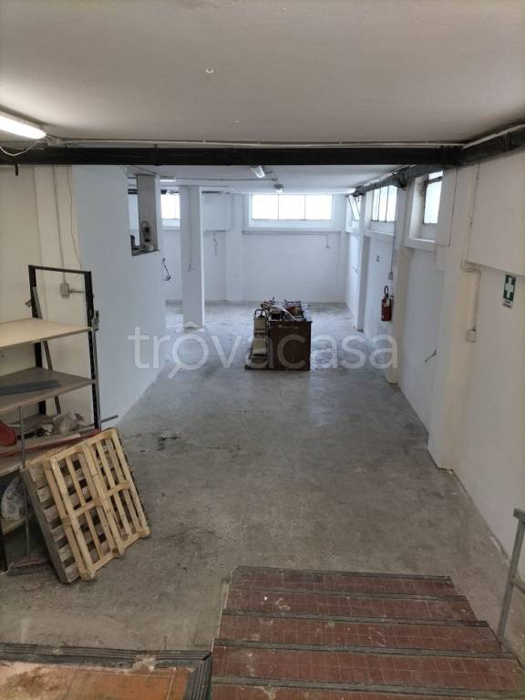 locale commerciale in vendita a Firenze in zona Statuto