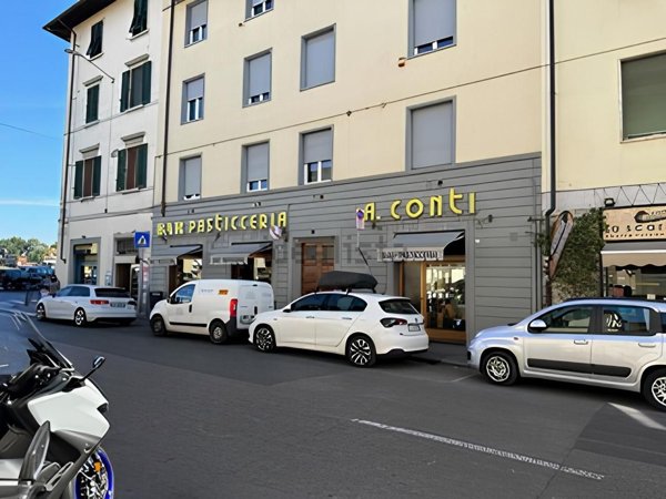 locale commerciale in vendita a Firenze in zona Centro Santa Maria Novella