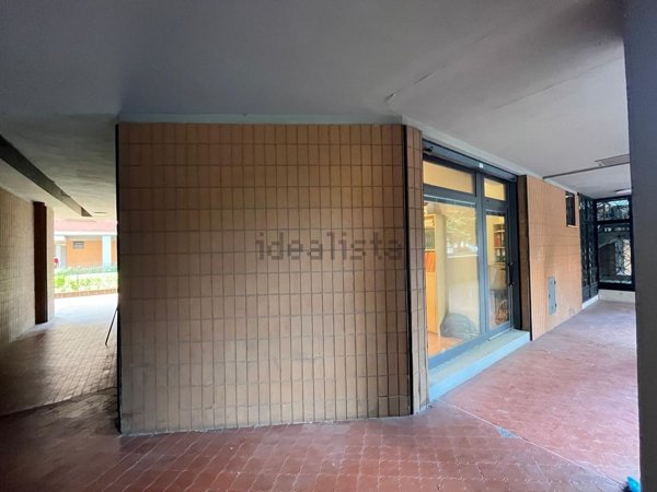 locale commerciale in vendita a Firenze in zona Novoli