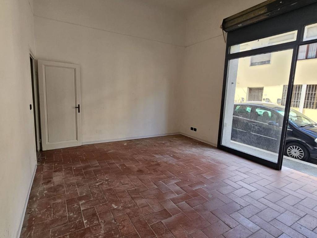 negozio in vendita a Firenze in zona Soffiano