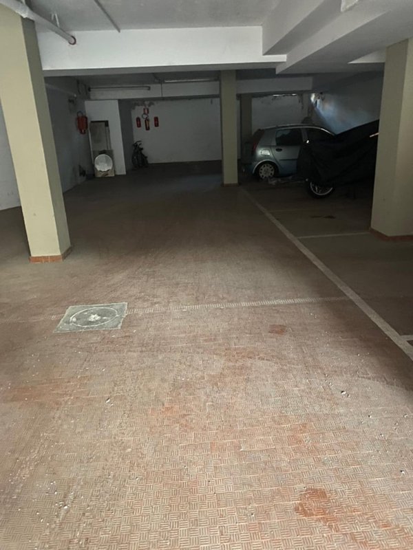 negozio in vendita a Firenze in zona Isolotto