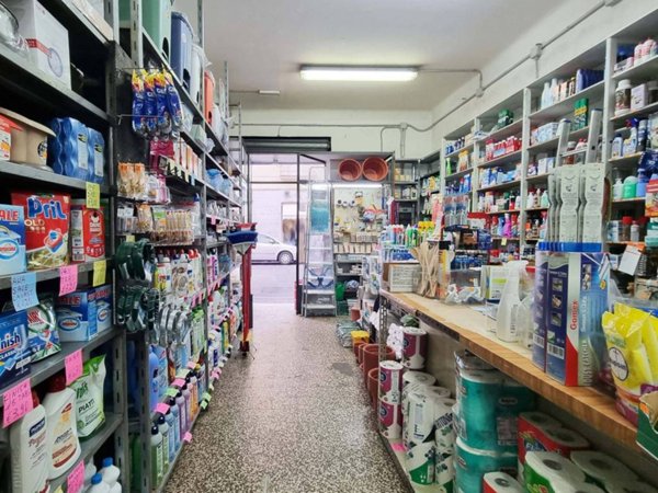 negozio in vendita a Firenze in zona Campo di Marte
