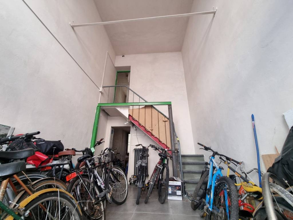 negozio in vendita a Firenze in zona Campo di Marte