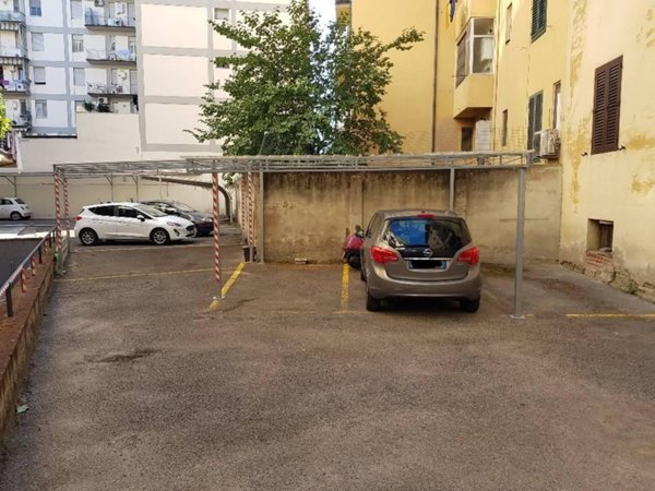 negozio in vendita a Firenze in zona Novoli