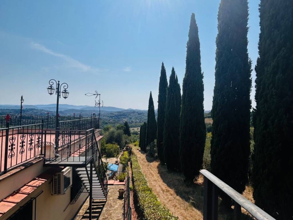 casa indipendente in vendita a Firenze in zona Bellosguardo