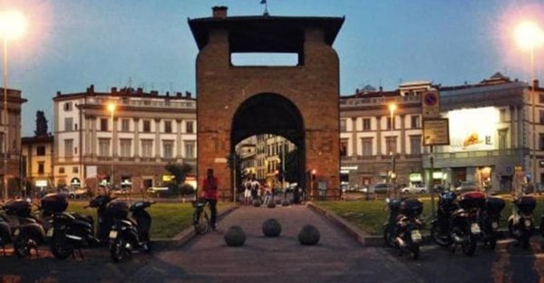 negozio in vendita a Firenze in zona Centro Santa Croce