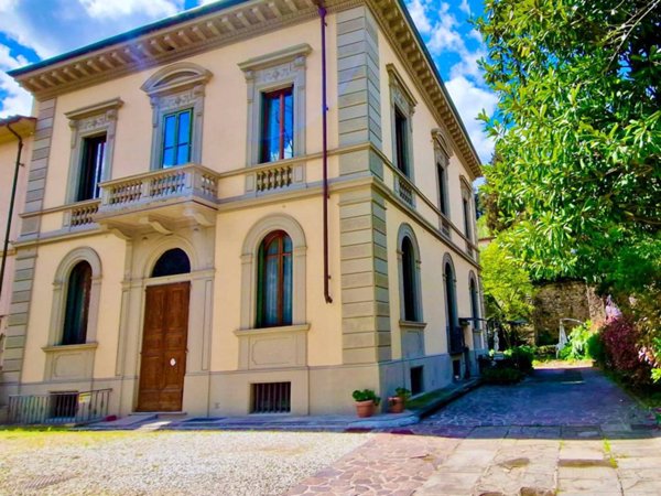 intera palazzina in vendita a Firenze