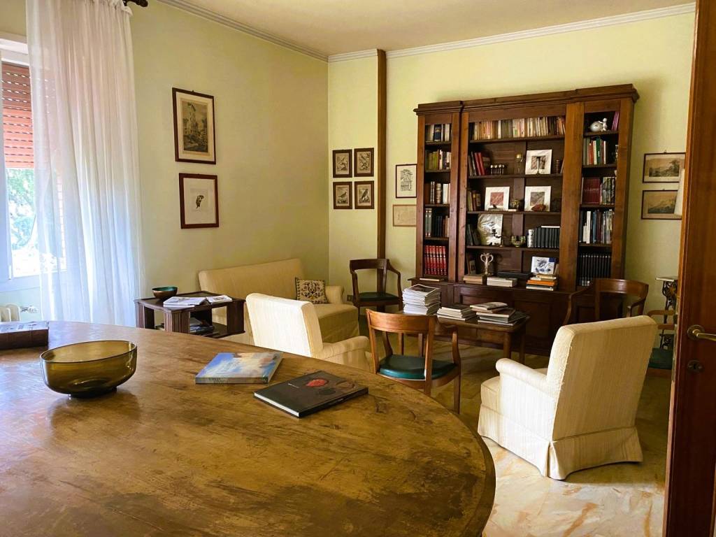 appartamento in vendita a Firenze in zona Campo di Marte