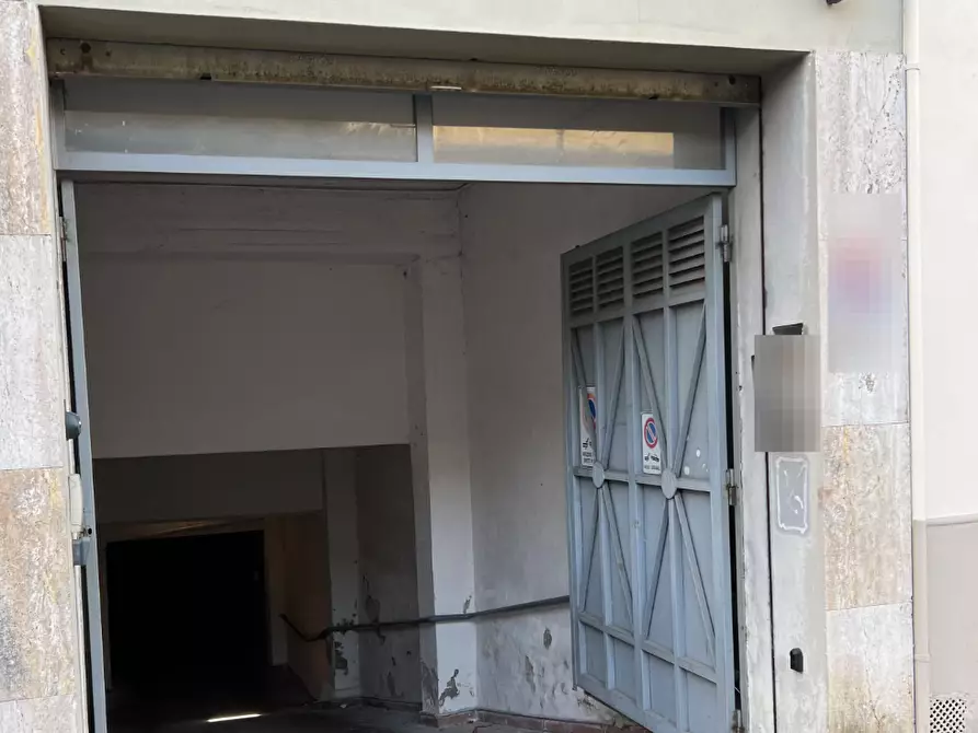 locale di sgombero in vendita a Firenze in zona Gavinana