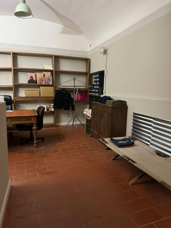 ufficio in vendita a Firenze in zona Centro San Frediano