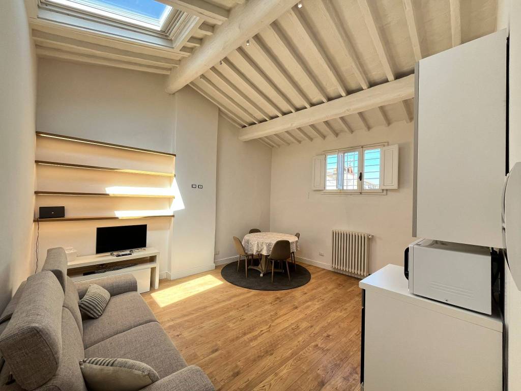appartamento in vendita a Firenze in zona Centro Santa Maria Novella