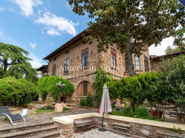 casa indipendente in vendita a Firenze in zona Porta Romana