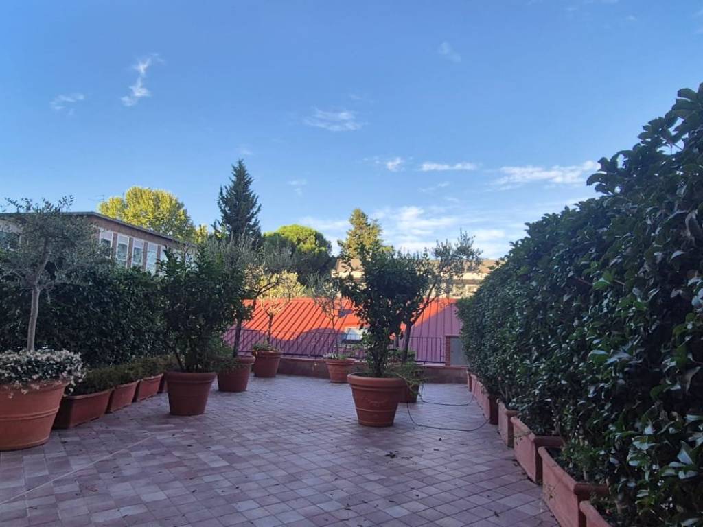appartamento in vendita a Firenze in zona Campo di Marte