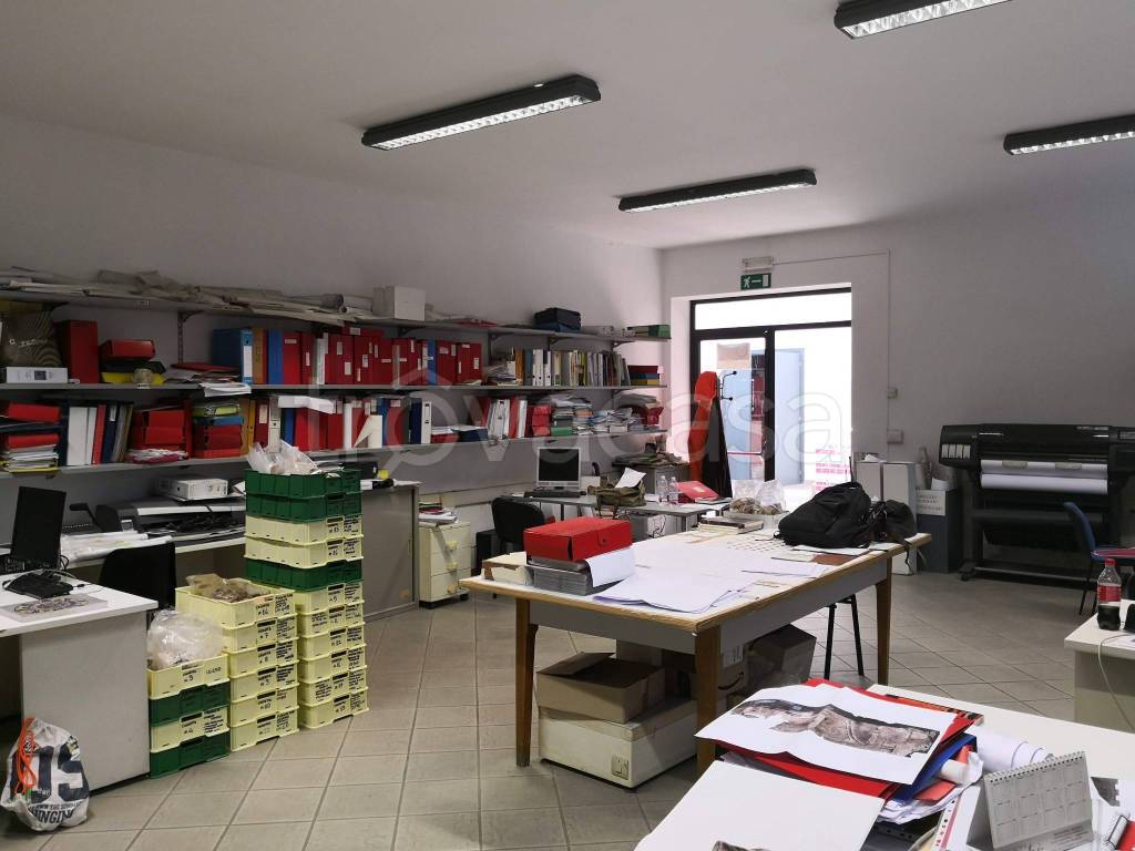 locale commerciale in vendita a Firenze