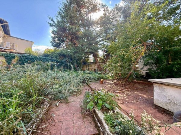 casa indipendente in vendita a Firenze in zona Legnaia