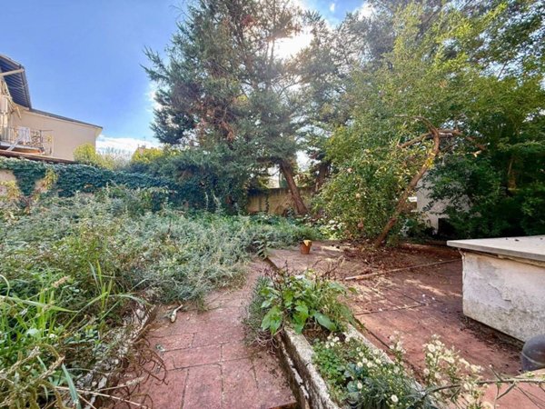 casa indipendente in vendita a Firenze in zona Legnaia
