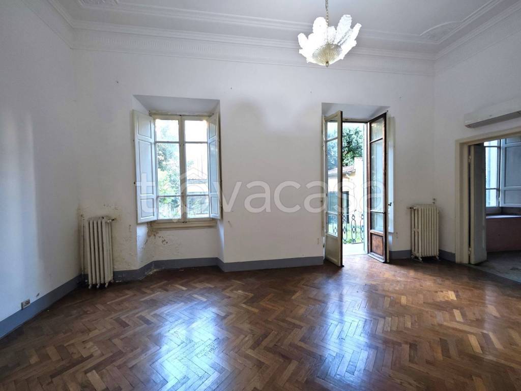 appartamento in vendita a Firenze in zona Campo di Marte