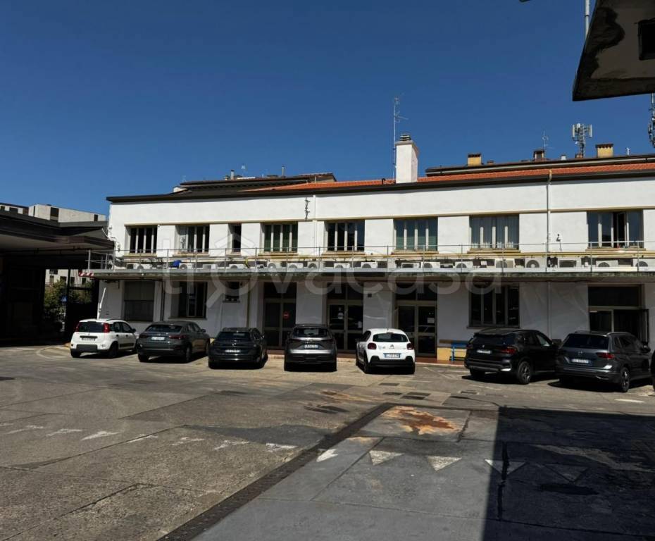 capannone in vendita a Firenze in zona Statuto
