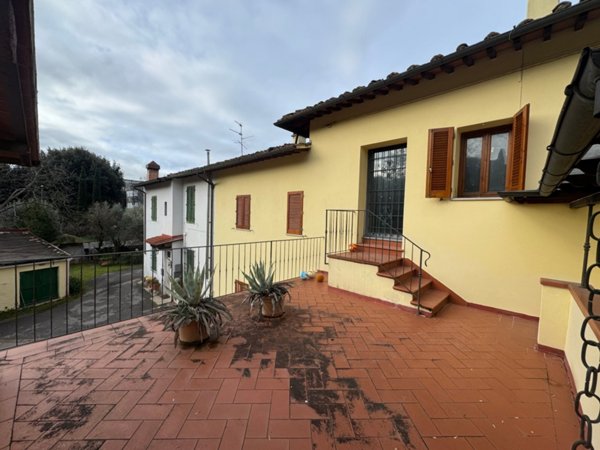 casa indipendente in vendita a Firenze in zona Isolotto