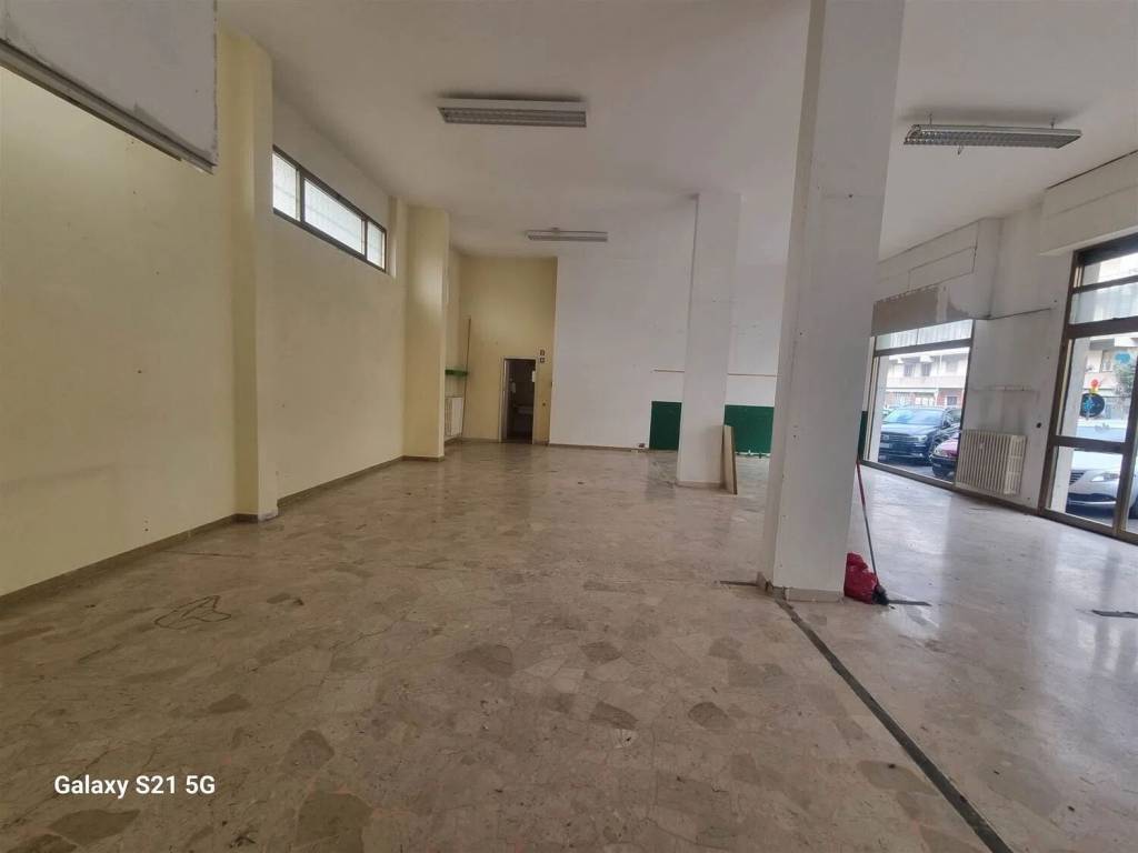 locale commerciale in vendita a Firenze in zona Serpiolle