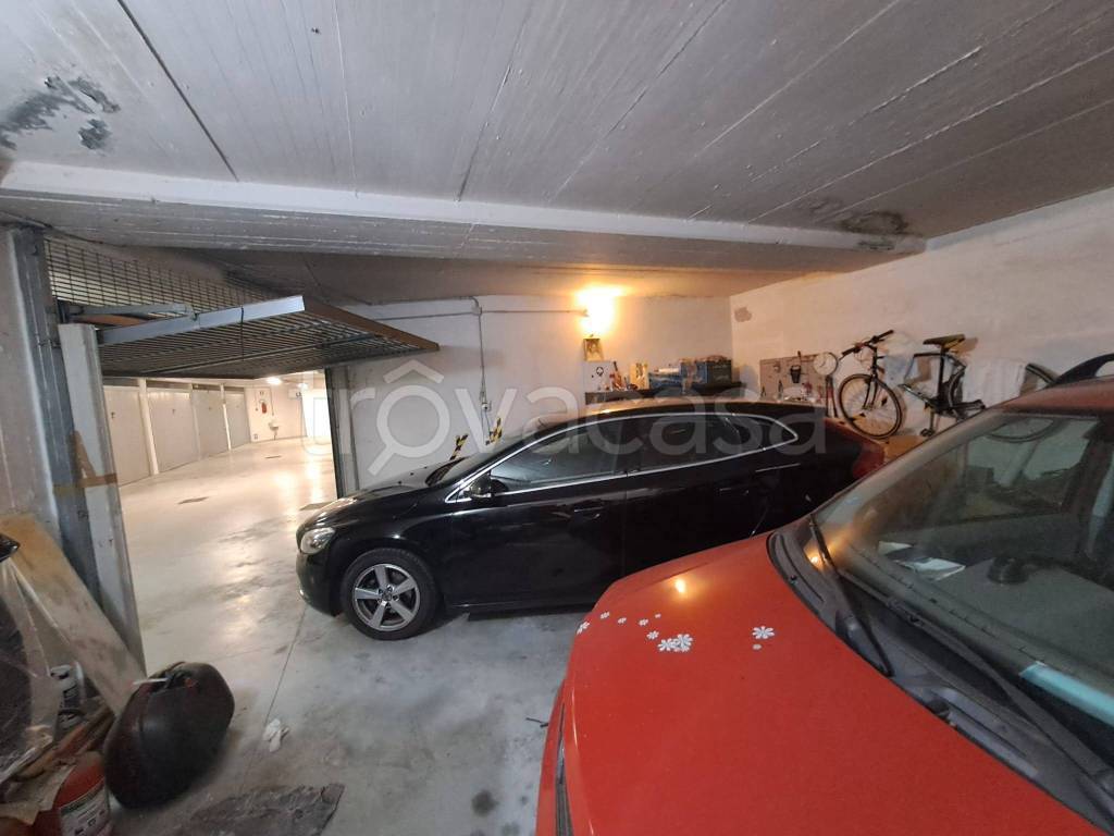 locale di sgombero in vendita a Firenze in zona Porta Romana