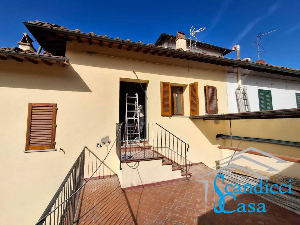 casa indipendente in vendita a Firenze in zona Isolotto