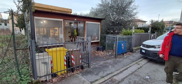 negozio in vendita a Firenze in zona Peretola